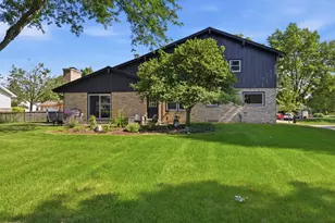 8807 Greenhill Ln, Greendale, WI 53129 - Photo 28