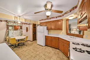 3319 W Woodward Dr, Franklin, WI 53132 - Photo 8