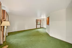 3319 W Woodward Dr, Franklin, WI 53132 - Photo 4