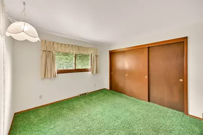 3319 W Woodward Dr, Franklin, WI 53132 - Photo 16