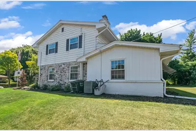 2745 N 117th Pl, Wauwatosa, WI 53222 - Photo 40