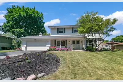 2745 N 117th Pl, Wauwatosa, WI 53222 - Photo 2
