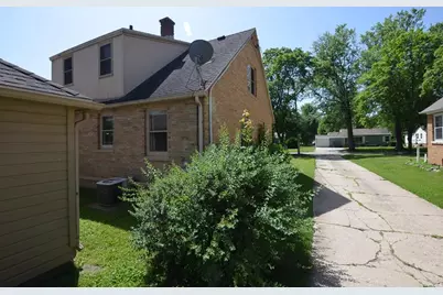 956 W Conger St, Whitewater, WI 53190 - Photo 4