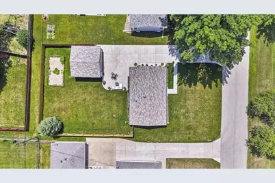 8506 N 51st St, Brown Deer, WI 53223 - Photo 26
