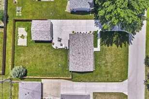 8506 N 51st St, Brown Deer, WI 53223 - Photo 26