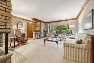 W213N5425 Kenmore Dr, Menomonee Falls, WI 53051 - Photo 4