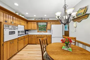 W213N5425 Kenmore Dr, Menomonee Falls, WI 53051 - Photo 10