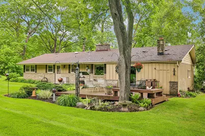 W213N5425  Kenmore Dr, Menomonee Falls, WI 53051 - Photo 2