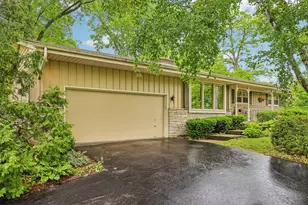 W213N5425 Kenmore Dr, Menomonee Falls, WI 53051 - Photo 26