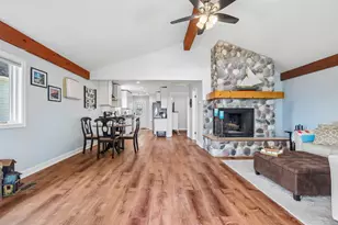131 Riverside Dr, Racine, WI 53185 - Photo 10