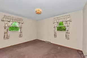8600 Racine Ave, Racine, WI 53185 - Photo 10