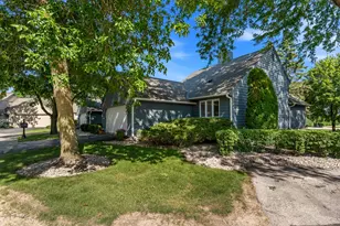 10329 N Savannah Ct, Mequon, WI 53092 - Photo 26