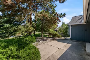 10329 N Savannah Ct, Mequon, WI 53092 - Photo 22