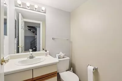 270 E Highland Ave #223, Milwaukee, WI 53202 - Photo 24