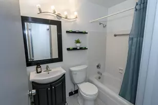 2222 E Belleview Pl, Milwaukee, WI 53211 - Photo 16
