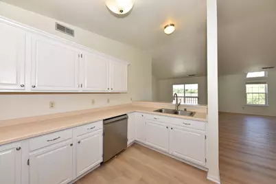 4835  Easy St #7, Delafield, WI 53209 - Photo 18