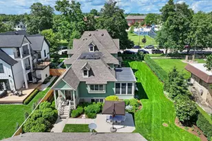 920 Geneva St, Lake Geneva, WI 53147 - Photo 2