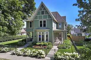 920 Geneva St, Lake Geneva, WI 53147 - Photo 1