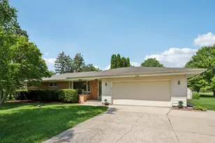 8173 S 28th St, Franklin, WI 53132 - Photo 2