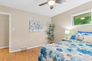8173 S 28th St, Franklin, WI 53132 - Photo 18