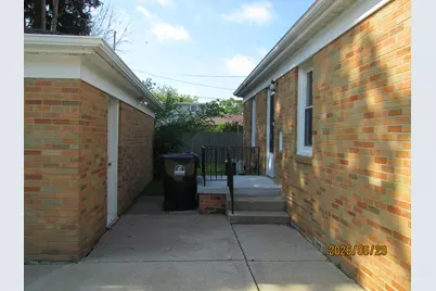 3217  Caledonia St, Racine, WI 53405 - Photo 6