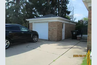 3217  Caledonia St, Racine, WI 53402 - Photo 4