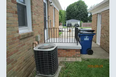 3217  Caledonia St, Racine, WI 53402 - Photo 6