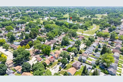 2406 S 82nd St, West Allis, WI 53219 - Photo 22