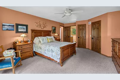 5836  Oakdale Ct, Cedarburg, WI 53024 - Photo 16