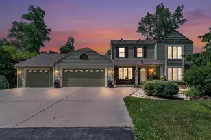 5836 Oakdale Ct, Cedarburg, WI 53024 - Photo 2