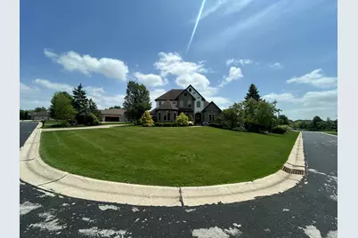 165  Chelsea Ln, Racine, WI 53182 - Photo 2