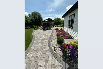 165  Chelsea Ln, Racine, WI 53182 - Photo 8