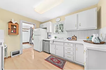 7011 W Garfield Ave, Wauwatosa, WI 53213 - Photo 16