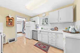 7011 W Garfield Ave, Wauwatosa, WI 53213 - Photo 16