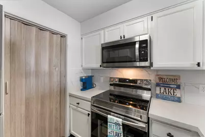 1522  Grandview Ct #9, Racine, WI 53139 - Photo 8