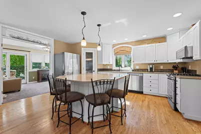 1823 W Shore Dr, Delafield, WI 53018 - Photo 8