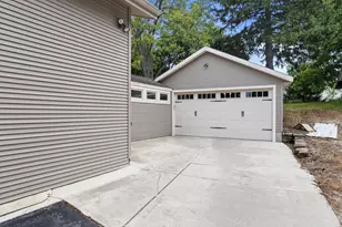 1823 W Shore Dr, Delafield, WI 53018 - Photo 68