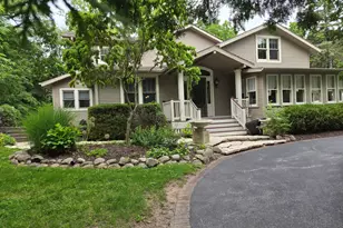 1823 W Shore Dr, Delafield, WI 53018 - Photo 2