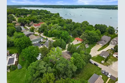 1823 W Shore Dr, Delafield, WI 53018 - Photo 54