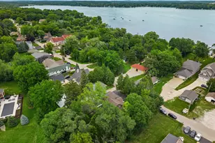 1823 W Shore Dr, Delafield, WI 53018 - Photo 54