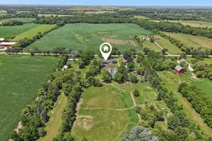 10780 S 92nd St, Franklin, WI 53132 - Photo 4