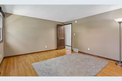 10780 S 92nd St, Franklin, WI 53132 - Photo 38