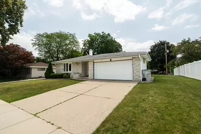 8625 W Petersik St, Milwaukee, WI 53224 - Photo 2