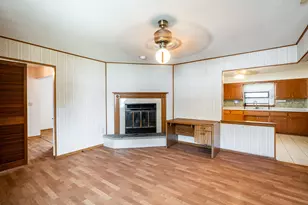 8625 W Petersik St, Milwaukee, WI 53224 - Photo 14