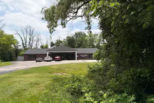 2505 W Mequon Rd, Mequon, WI 53092 - Photo 1