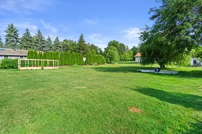 26727  Denoon Rd, Racine, WI 53185 - Photo 32