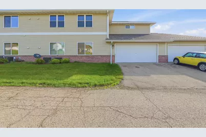 334  Brookside Dr #4, Mayville, WI 53050 - Photo 20