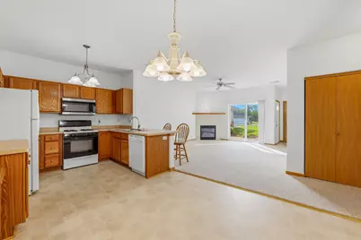 334  Brookside Dr #4, Mayville, WI 53050 - Photo 8