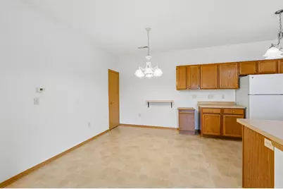 334  Brookside Dr #4, Mayville, WI 53050 - Photo 6