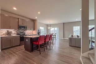 N47W22311 Woodleaf Way, Pewaukee, WI 53072 - Photo 8